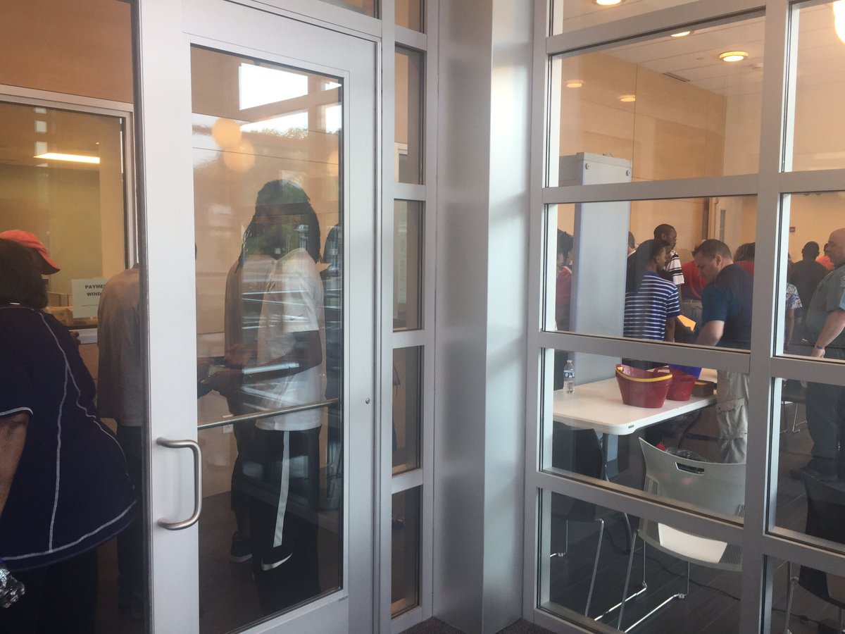 KWRose's tweet photo. In case you thought #Ferguson had reformed their muni court:
More than 100 Black ppl lined up tonight. #KARRuption https://t.co/Aiis3pTcYC
