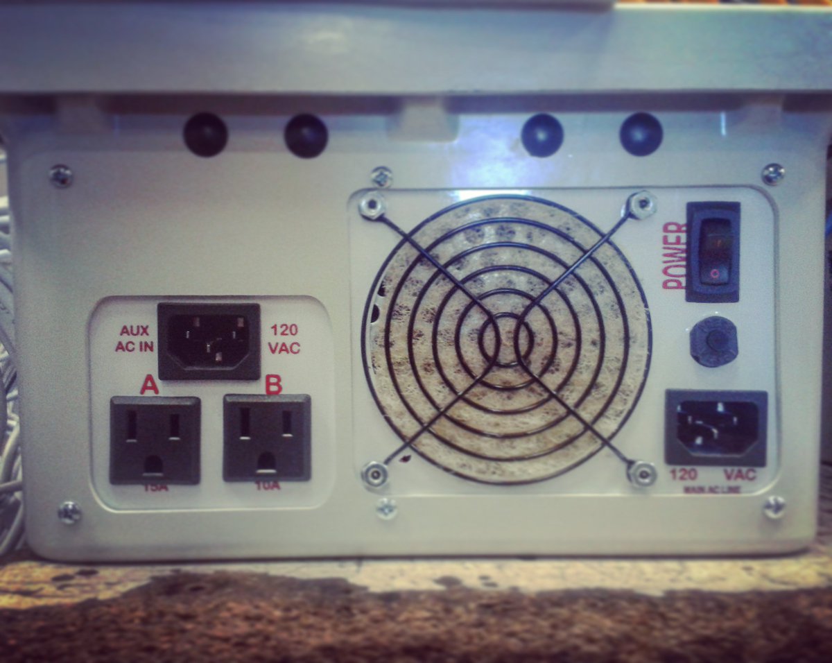 arclightdynamic's tweet image. The bottom of your controller.  Two auxillary outlets on the left are controlled thru Mach.  #arclightdynamics #plaz