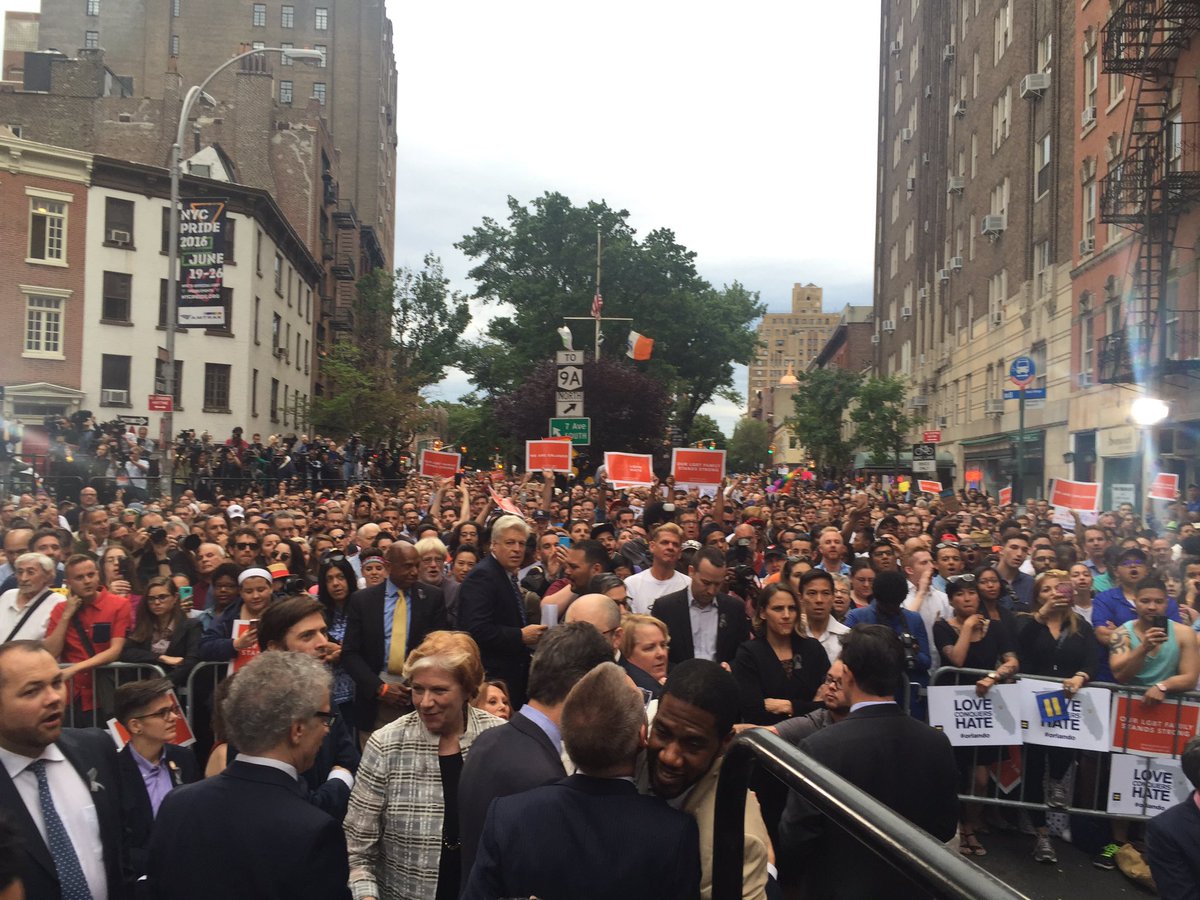 bradlander's tweet photo. #WeAreOrlando https://t.co/v9LTxAb0I8