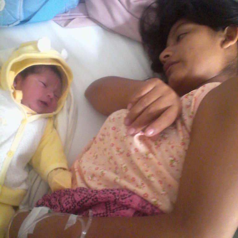 WAlvarovr's tweet photo. Mi bebé y mi esposa ... les amo mucho mis amores .. ? https://t.co/SvOkPeisra