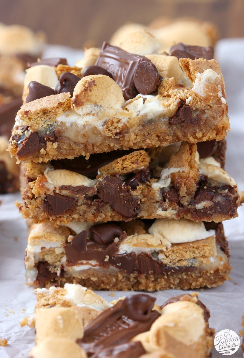 myrecipemagic's tweet photo. #Smores #SevenLayer #Bars -Marshmallows, chocolate, graham crackers and no fire required! https://t.co/DhsArK0mPi https://t.co/gcSybfeLwN