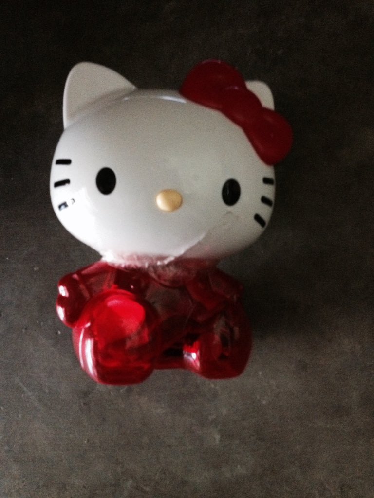 ZaraZarasoriano's tweet photo. Mejo matagal tagal din tayong nagsama 😂😂😂😂😂😂
#savings #kittybank #nwopn https://t.co/uKLGL0rXDy