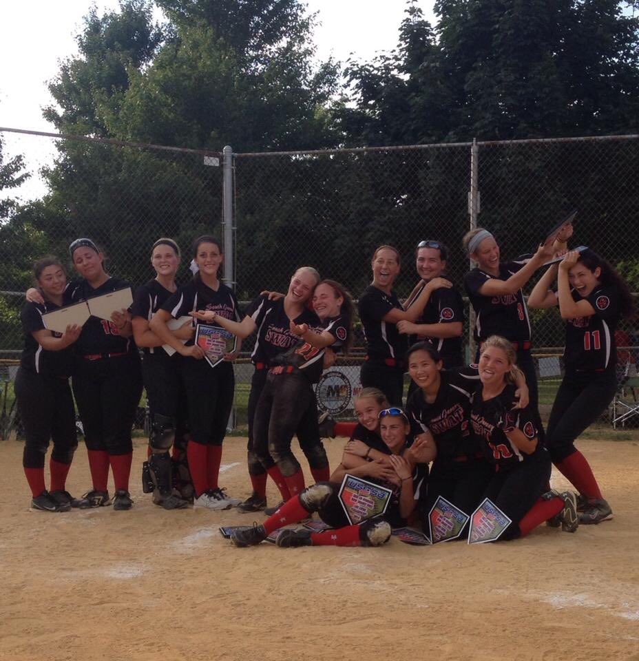 lindz_gaines's tweet photo. Happy #WorldSoftballDay to my two fave squads #LaSalleSOFT ๐โพ๏ธ๐ #SWATTERS โค๏ธโพ๏ธ๐ผ๐ผ #playforken https://t.co/Tue4sp6gy1