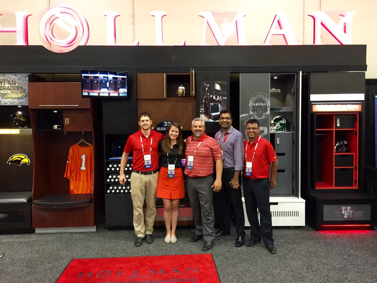 CourtneyPetrone's tweet photo. #NACDA16 #HollmanLockers https://t.co/0Et1ipsk51