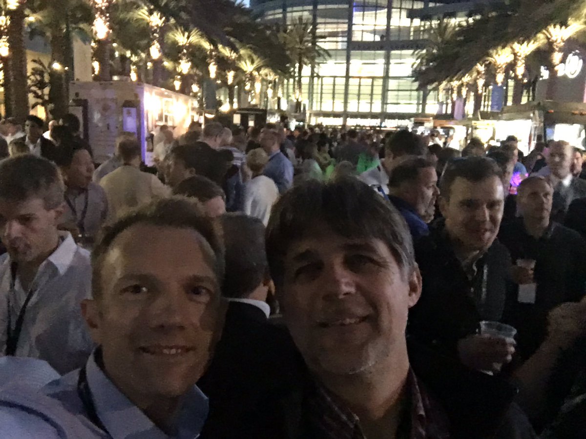 wouterbrokx's tweet photo. A Taste of @HxGNLIVE; sharing Great Stories with @HEXGEO_Hansi. @ImagemBLX @HexGeospatial https://t.co/3DbIh8xCVs