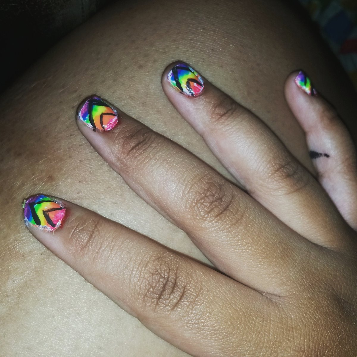 McrloverEm's tweet photo. #gaypride #PrayersForOrlando I painted my nails rainbow to show my #support for the #LGBTQ community ❤💛💚💙💜🌈🌈 https://t.co/lwmffV39Ky