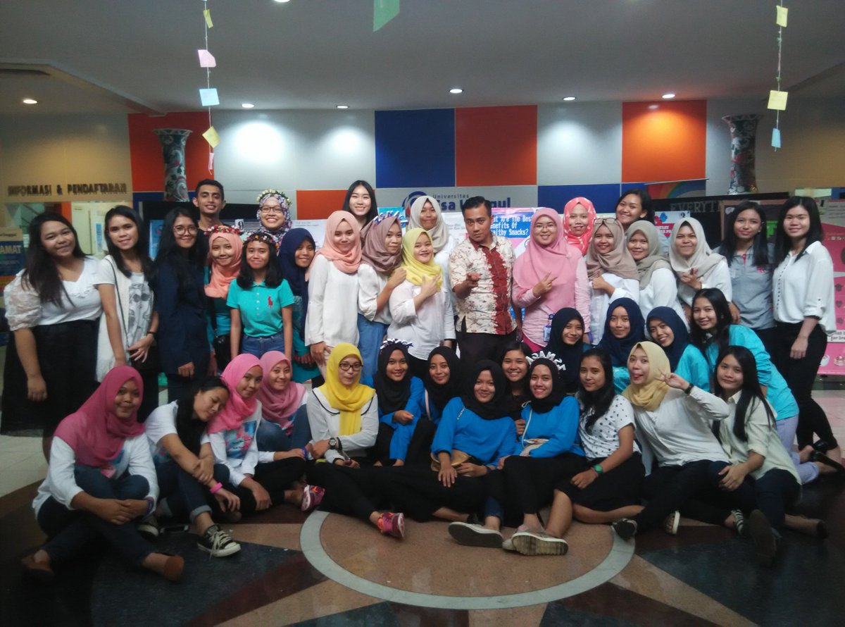 ErinamaytaEm's tweet photo. Pameran selesai mantaaaaaap 👍👍👍👍👍👍👍 @Gizi_EsaUnggul @murykuswari @vmelani https://t.co/og5upm6NAW