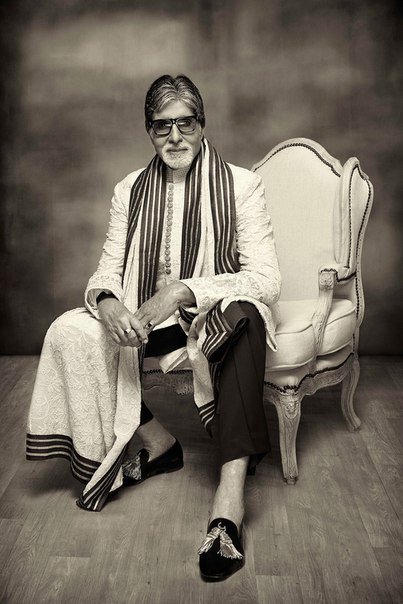 SrBachchan's tweet photo. T 2287 -
जो मन में बसते हैं वह दूर होकर भी पास होते हैें, और जो मन मे नहीं बसते वह पास होकर भी दूर होते हैं ।। https://t.co/fZ81kQe1qp