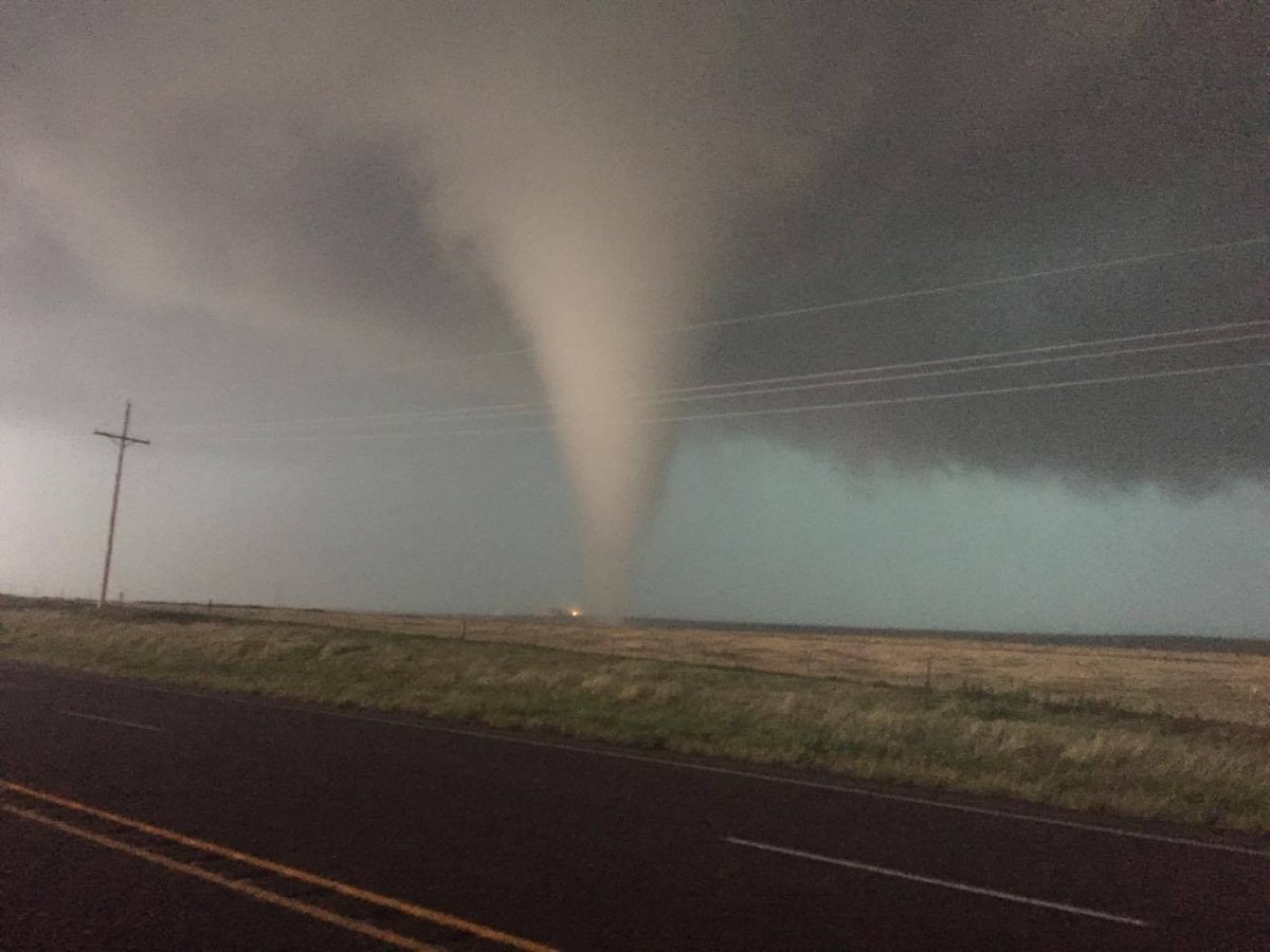 USTornadoes's tweet photo. Ghostly white cone tornado near Fritch,TX this evening. Photo Kanani Danner via @KAMRLOCAL4NEWS. https://t.co/v2mQHQ15YZ #txwx