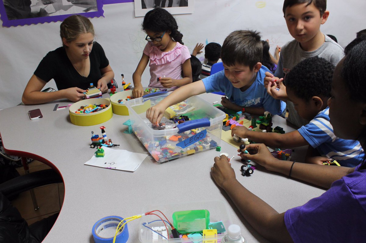 VeeSunshine_'s tweet image. Day 1 of S.T.E.A.M. Camp complete! #kidprogrammers #kidengineers #yas