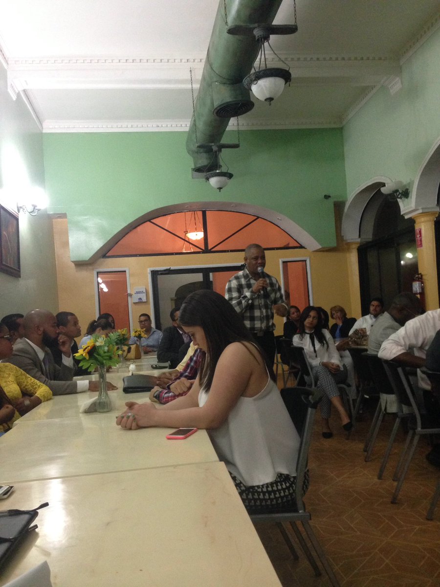 LEmergente's tweet photo. Momento de preguntas y respuestas  #jovenesporGT #LiderazgoEmergente 🇩🇴🇬🇹 https://t.co/4NOaqEtykQ