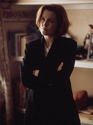 thatgirlxf's tweet photo. #DanaScully #StellaGibson #BedeliaDuMaurier https://t.co/8SPc302w60