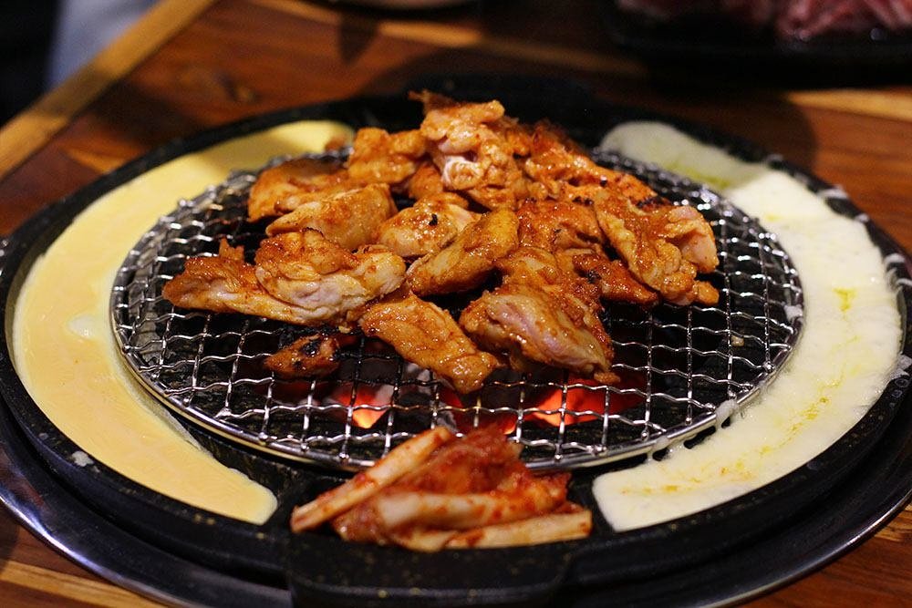 Ingin merasakan sensasi memasak ala Korean? Yuk, mampir ke Seorae. #koreanfood <a href="/PlazaAmbarrukmo/">PLAZA AMBARRUKMO</a>