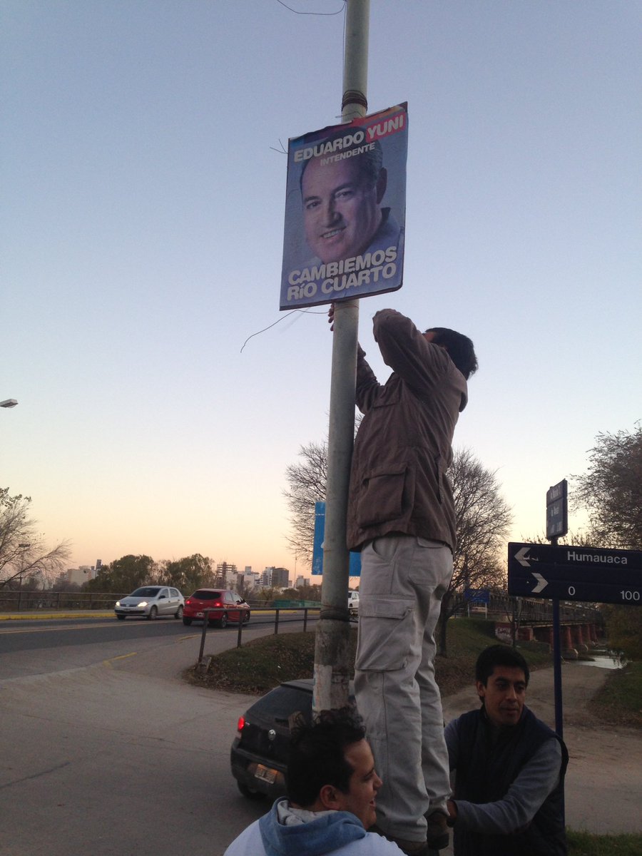 RecuPeronista's tweet photo. Ayer nos eligieron. Hoy ya empezó a producirse el verdadero cambio. 
#LlamosasIntendente 
#EmpezoElVerdaderoCambio https://t.co/b1sZv3rV4p
