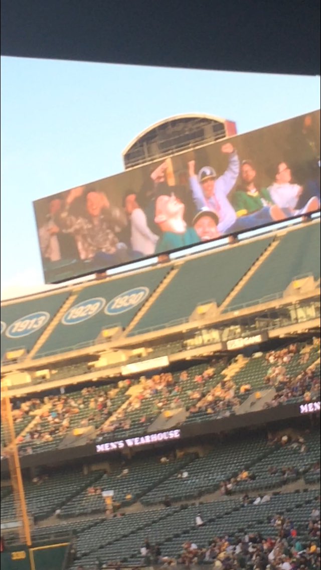 bressonenjoyer's tweet image. Dabbed on all of Oakland