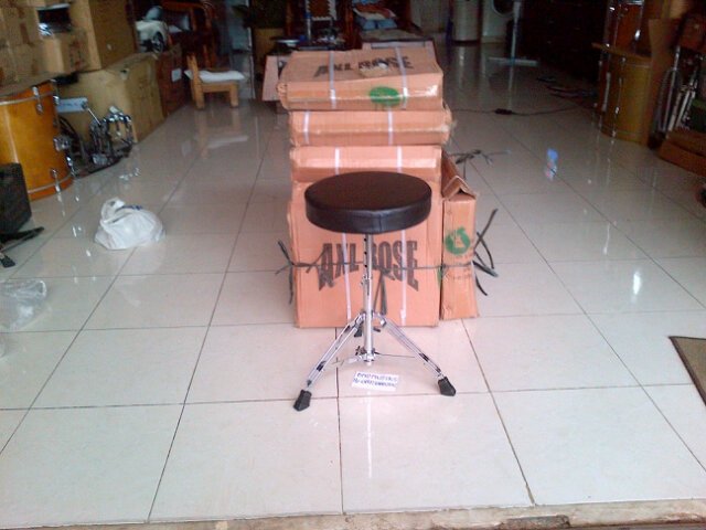 bndmusiks's tweet photo. @DrumBagus Bangku drum AXL cina kaki dobel brace 100% br hrg@280rb nett Cp081219802012(2B512B6E) bekasi kalimalang https://t.co/seshQAcLhg
