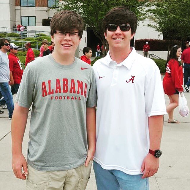 Susu03Ho's tweet photo. Mom's Happy Birthday Holman Boyz.  You rock! https://t.co/viflgwBzje