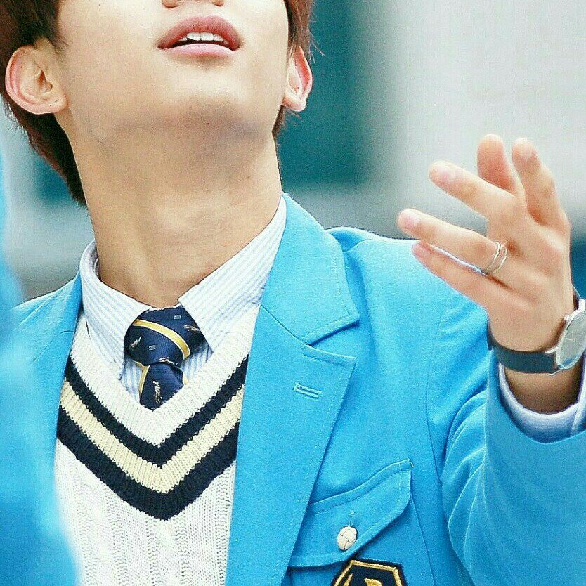 KBOOSJAILED's tweet photo. GUESS THE IDOL #36 https://t.co/movS3Rzf6v