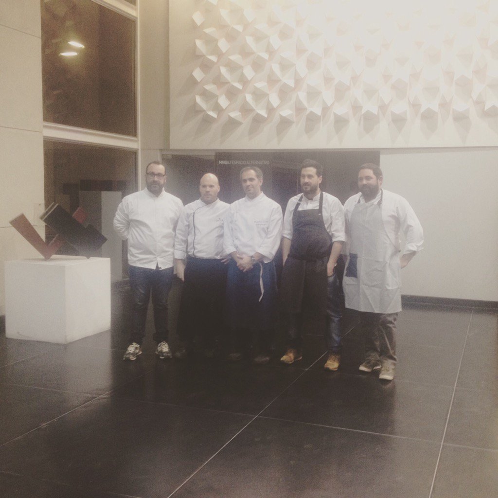 Se lanzó #Paladar , apenas una muestra del gran catálogo de cociner@s que hay. #feria #productores #Neuquen #cocina