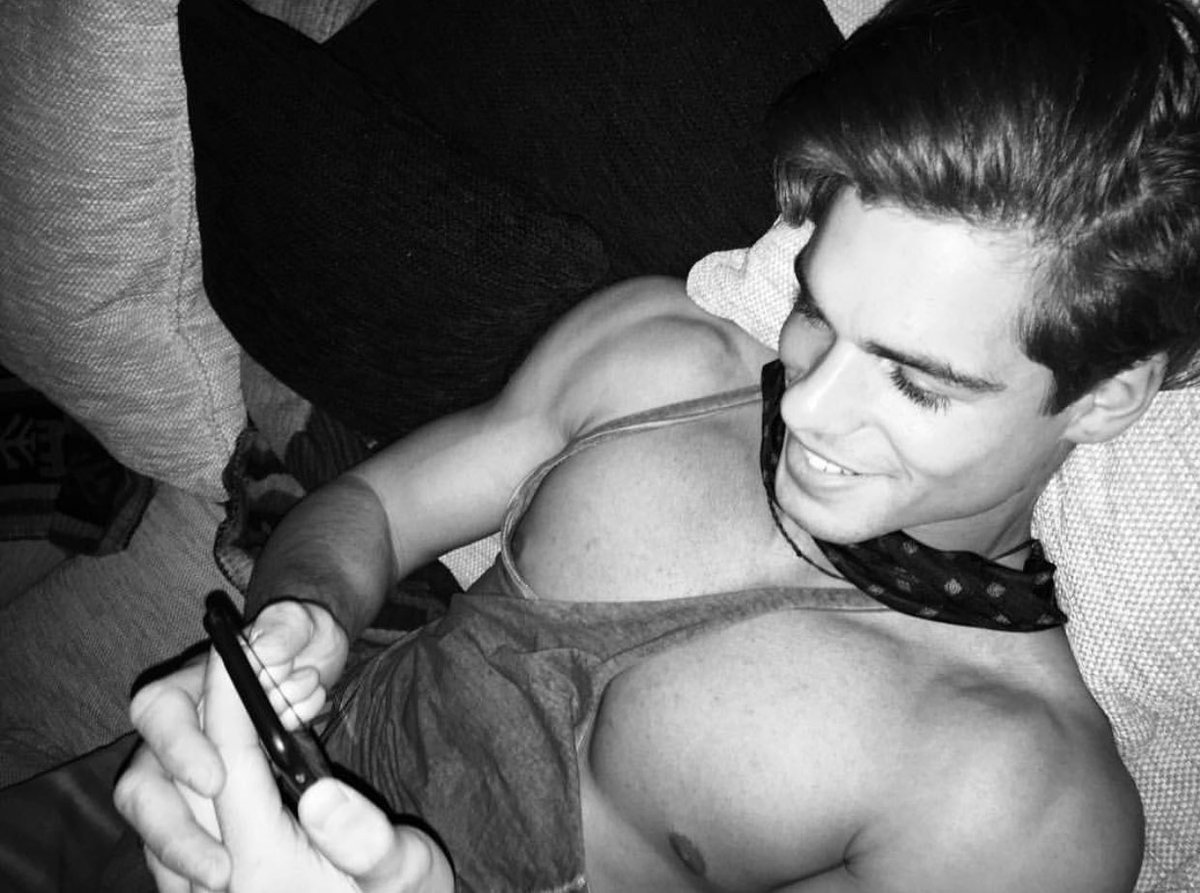 KingBlTCH's tweet image. — [New King] 

”Now....where's my queen?”

• Experienced
• #OC| #TVD 
• Looking to plans SL's

Retweet