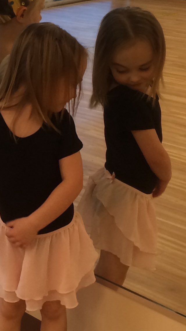 CommonDanceLife's tweet image. We all do it, don't lie