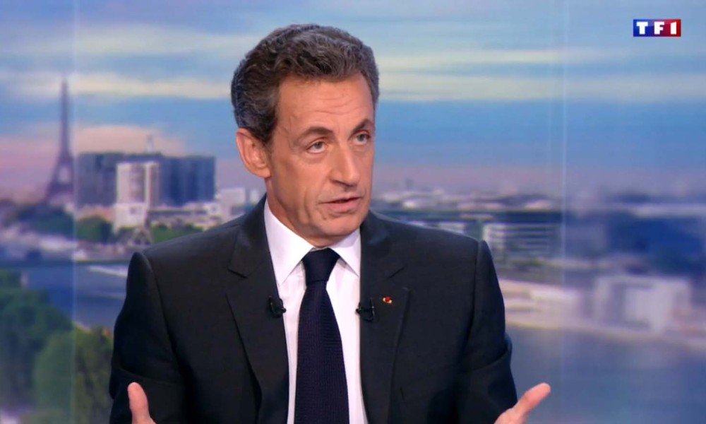 BFMTV's tweet photo. Primaire à droite: Nicolas Sarkozy voit ses anciens fidèles devenir des rivaux https://t.co/gVgnVAPYlQ https://t.co/uGt2IWFk1J
