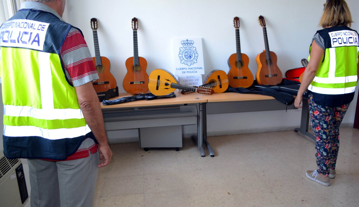 Robó en #Almería 9 instrumentos valorados en 6.050€ y los cambió por otros más baratos lavozdealmeria.es/vernoticia.php…