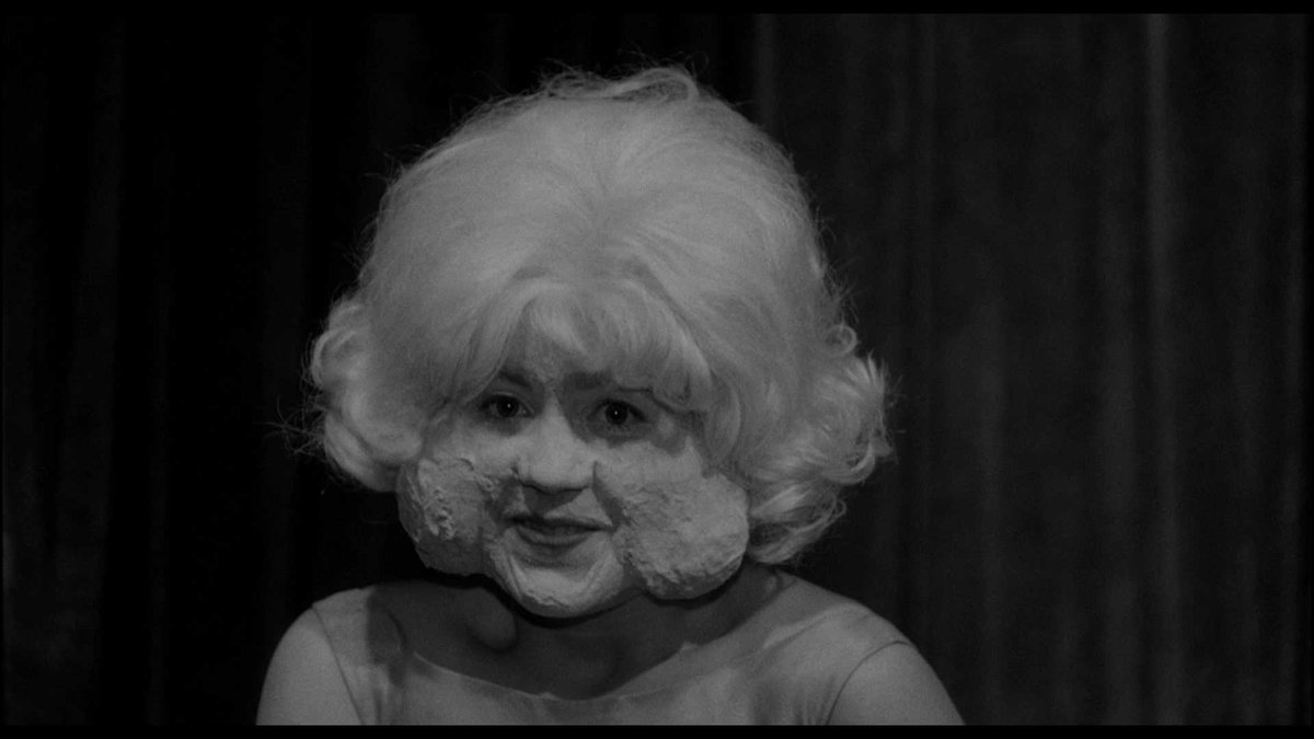 洋画紹介アカウント على تويتر イレイザーヘッド ホラー スリラー デヴィッド リンチ衝撃のデビュー作にしてハリウッド最大のカルト映画として名高い そのあまりの気味悪さに耐えられぬ者も多く 自身も鑑賞途中に原因不明の体調不良により離脱しました 採点