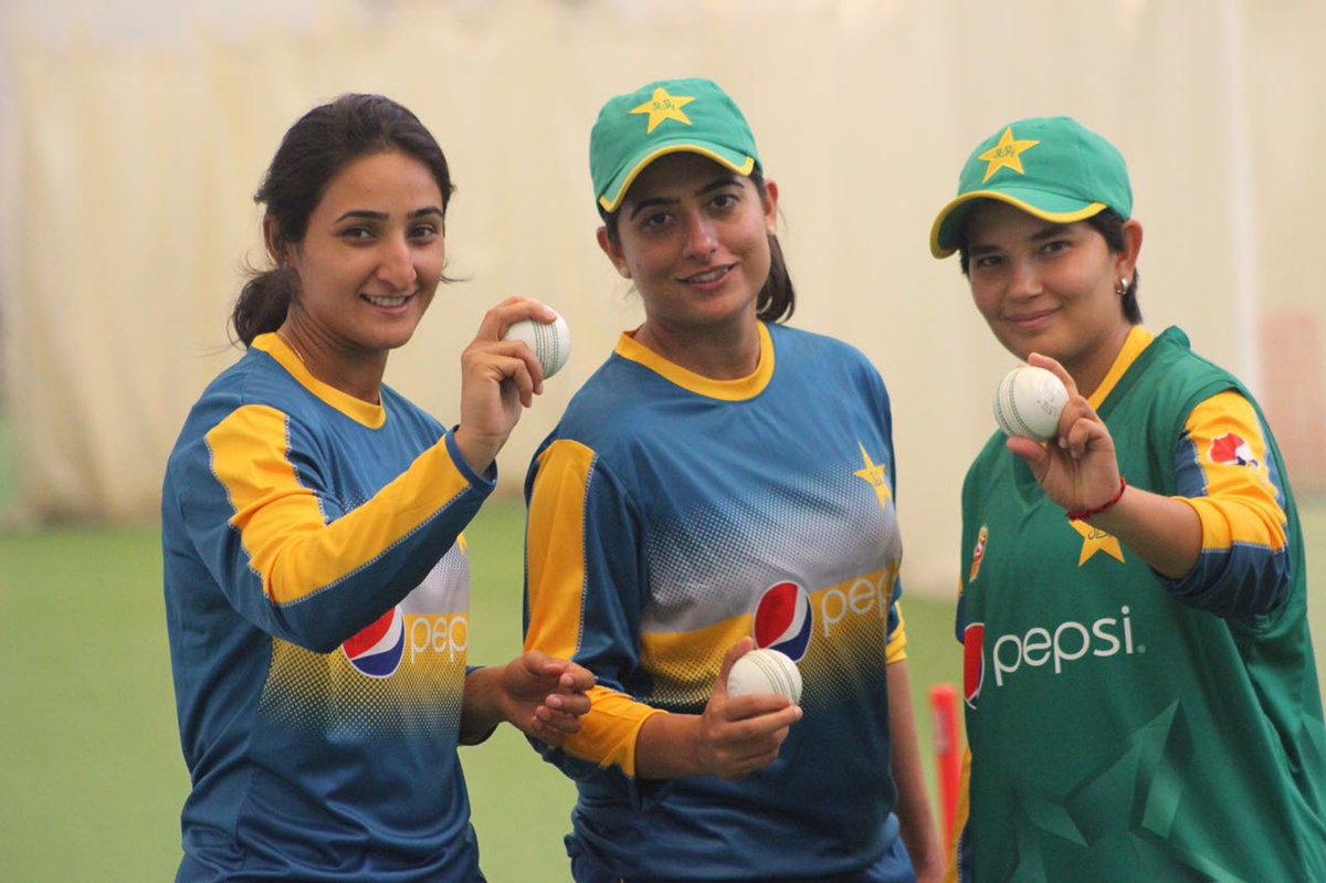 TheRealPCB's tweet photo. Pakistan Women Team training session in Leicester 
For more pictures: https://t.co/vqxtnigVKE https://t.co/RkkO4Ws8IC