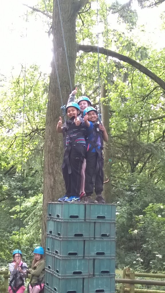 HJAMrsAllen's tweet photo. Champion crate stackers #Humbocamp #weloveheights https://t.co/cv35mpqary