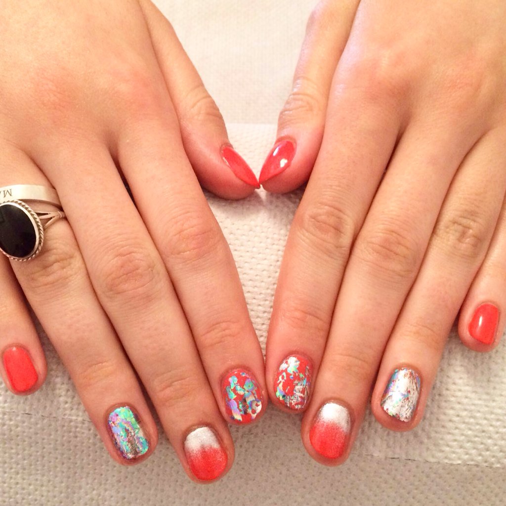Handmearainbow's tweet photo. Hand me a rainbow of fun #nailart #mobilemanicure #shellaclondon https://t.co/D7kEZRUsaN