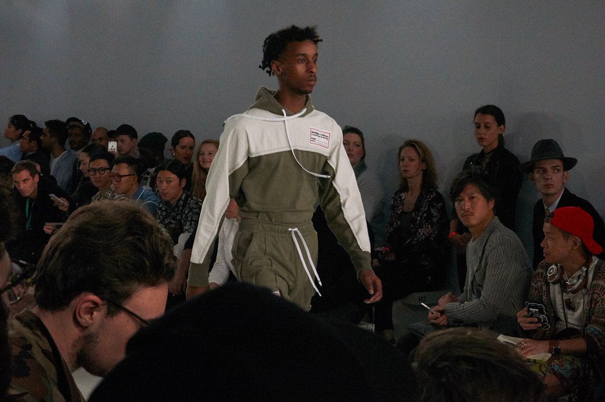 STREETS_MAG's tweet photo. Liam Hodges at London Collections Men, Photography Ailton Pereira https://t.co/1EzOSVO9MT