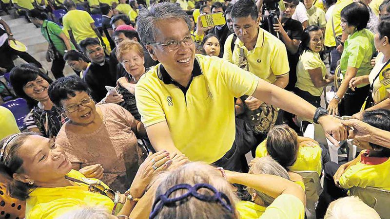 inquirerdotnet's tweet photo. LP submits SOCE; Roxas to file own expenses report https://t.co/kfViGcjoLe | @JLDejesusINQ #VotePH2016 https://t.co/5HF5sYIVQu