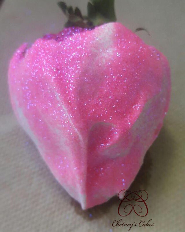 ChetneysCakes's tweet photo. Because we're more than cakes .... #ChocolateCoveredStrawberry #ChetneysCakes #InlandEmpire #Hello #California https://t.co/FB2dBjtaDM