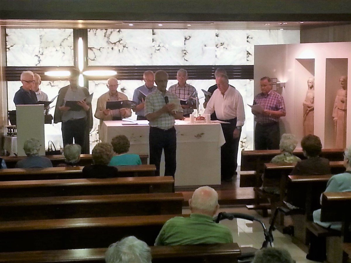 L'Schola Gregoriana de Vilafranca ens va oferir un concert pels nostres residents. Moltes gràcies. @Mpadulles