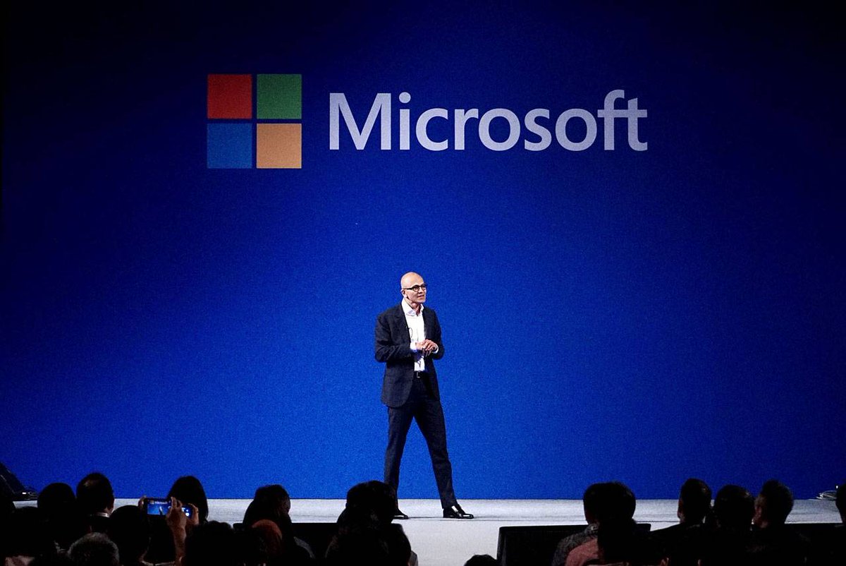 FD_Nieuws's tweet photo. Nadella brengt Microsoft terug in het hart van het kantoor https://t.co/79yYV2Cm49 #Madella #Microsoft https://t.co/fce55K4g4V