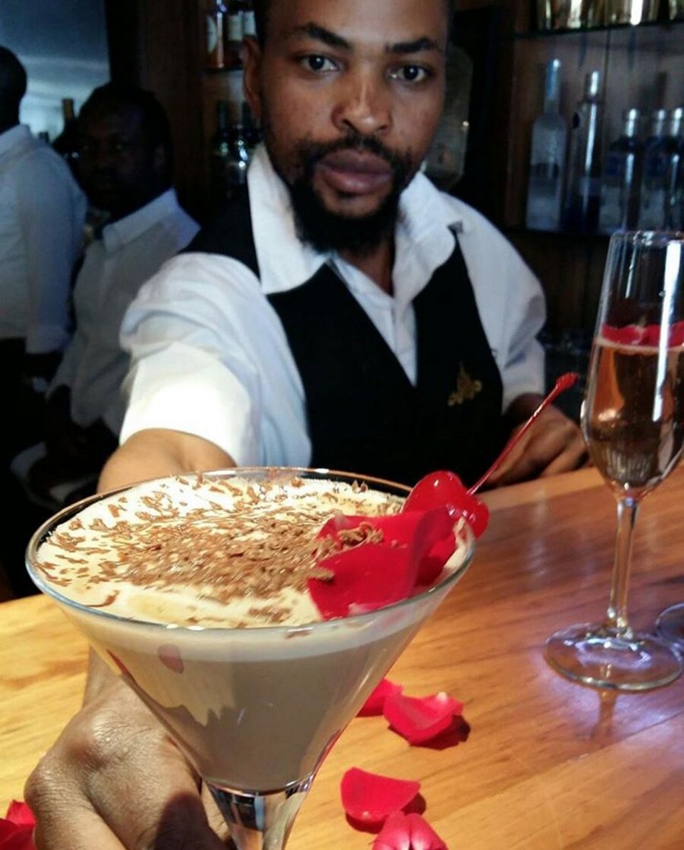 LaniqueSA's tweet photo. Warm up with a Laniqueccino, one of our delicious #WinterWarmers. #CapeTown #Johannesburg #ChooseDay #Coffee https://t.co/ExOxh2CVvJ