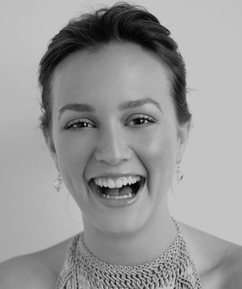 Cuadernodeuser's tweet photo. ¡Bienvenida, @bIairwaldcrf!🍪
→Blair Waldorf. 
→Gossip Girl
→FC: Leighton Meester. https://t.co/KSJex6CrUj
