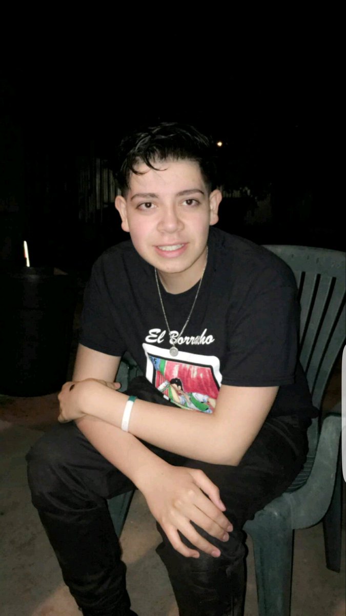 edward_marquez_'s tweet photo. Before the alcohol vs after 😂 pc;@irvingterrazas3 https://t.co/8BwcKgyLO7