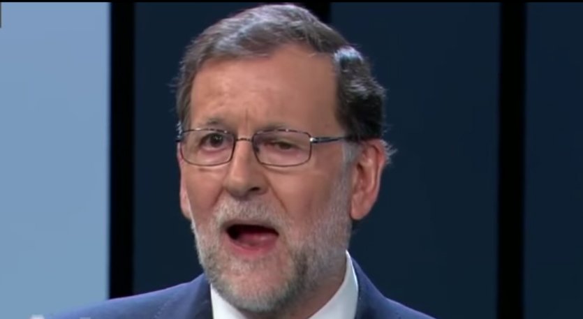 eljueves's tweet photo. - Voy a bajar los impuestos.
+ Sr. Rajoy, hace 4 años ya dijo que iba a bajar los impuestos.
- https://t.co/IjqpYiKhCc
