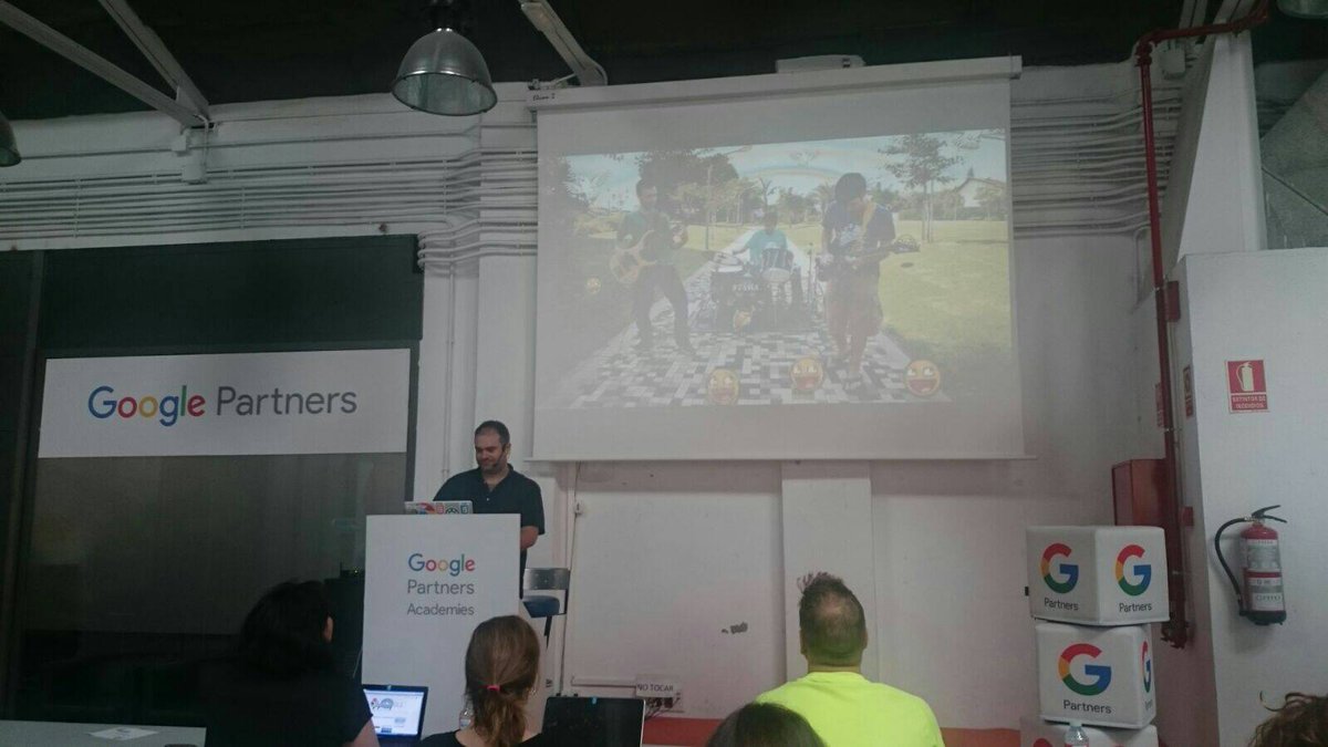 Geotelecom's tweet image. No podía faltar parte de nuestro equipo en la #GoogleAcademies de #video Siempre al pie del cañón! Empezamos!