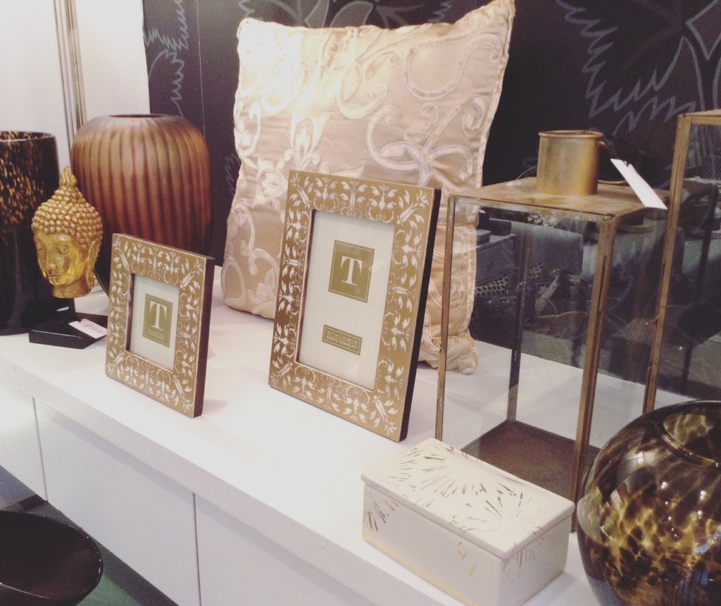 lippgoss's tweet photo. All that glitters.... @lippgoss #hollandpark #homeware #gold https://t.co/GOZTomSyDT