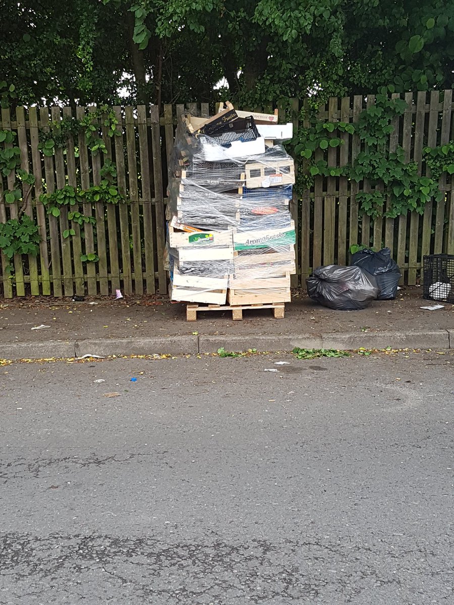 SmallHeath2's tweet photo. Rubbish dumped on Camelot Way, Small Heath. @KennedyJacqui @LisaTrickett41 @johnclancy @birminghammail https://t.co/FkiD3tBaJQ