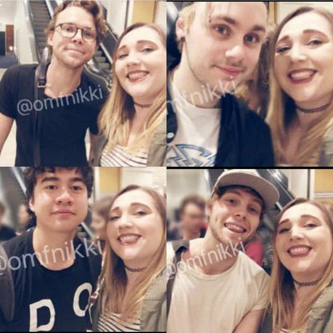 5SOSGlobal247's tweet photo. The boys at the airport in Sydney yesterday https://t.co/pGt8M1DDhW