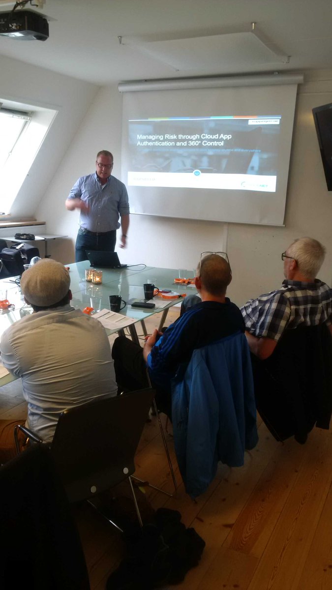Missstaal's tweet image. #Censornet is on.. next speaker is @DavidHald #DontPanic #ConectoTechTalk Synergy Update @ConectoDK @smspasscode