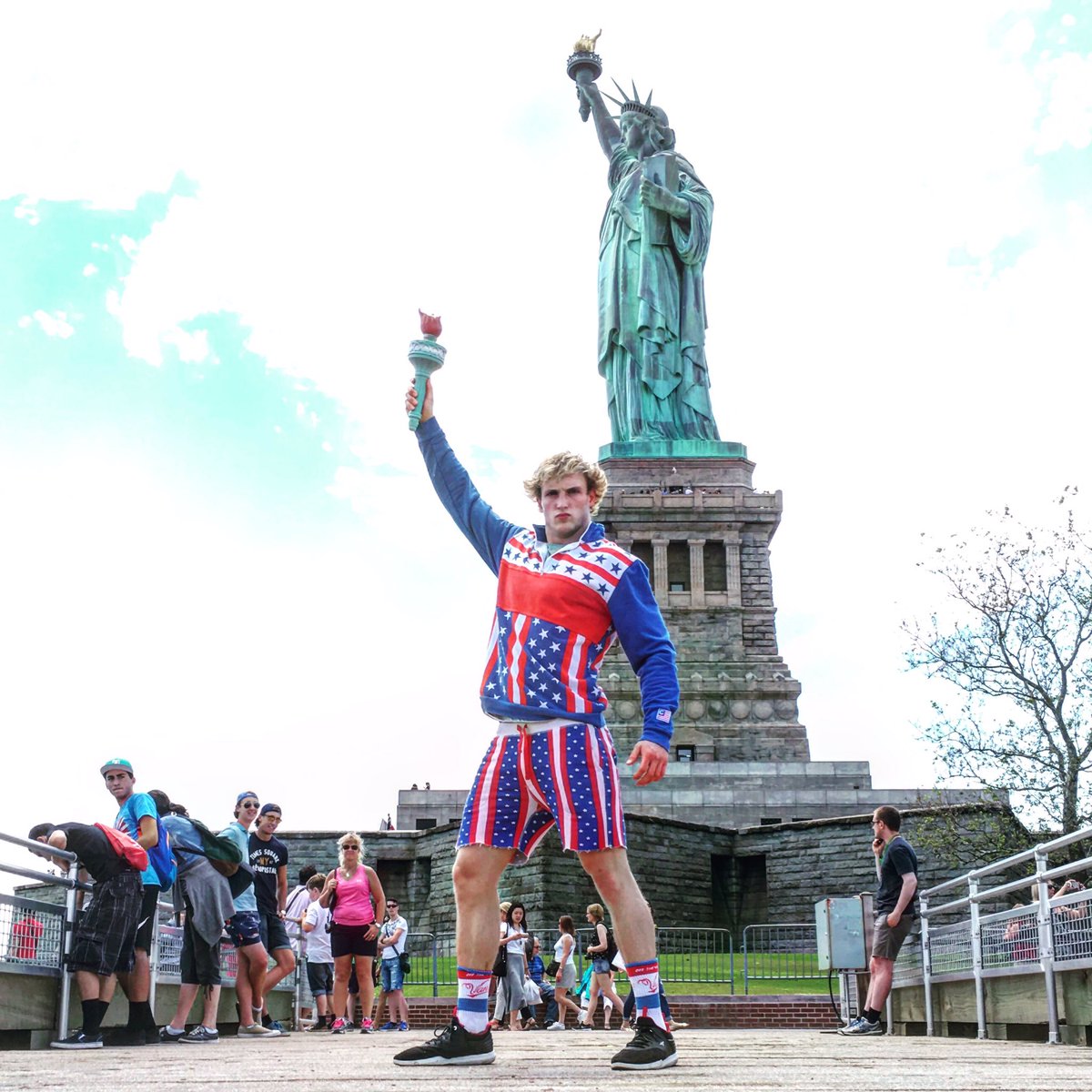 LoganPaul's tweet photo. They're staring because they've never seen this much Liberty in one picture 🇺🇸 #Murica https://t.co/T0WBw2SBau