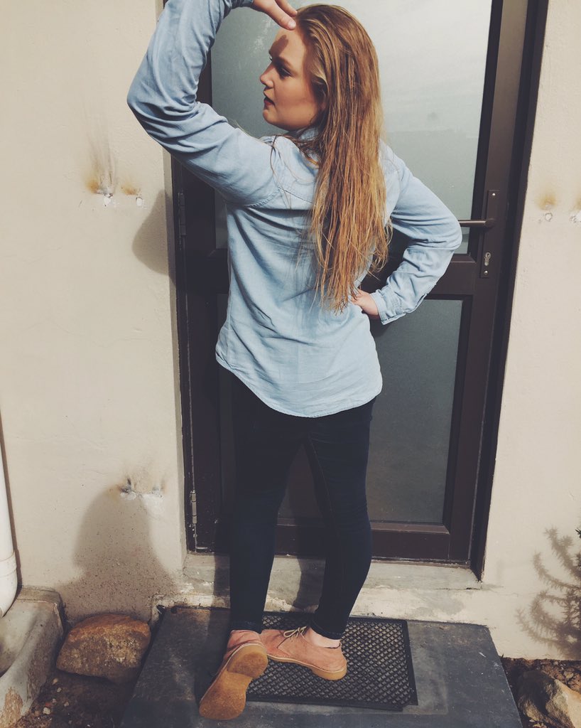 that moment you don't know what to do in front of paparazzi 😂😂