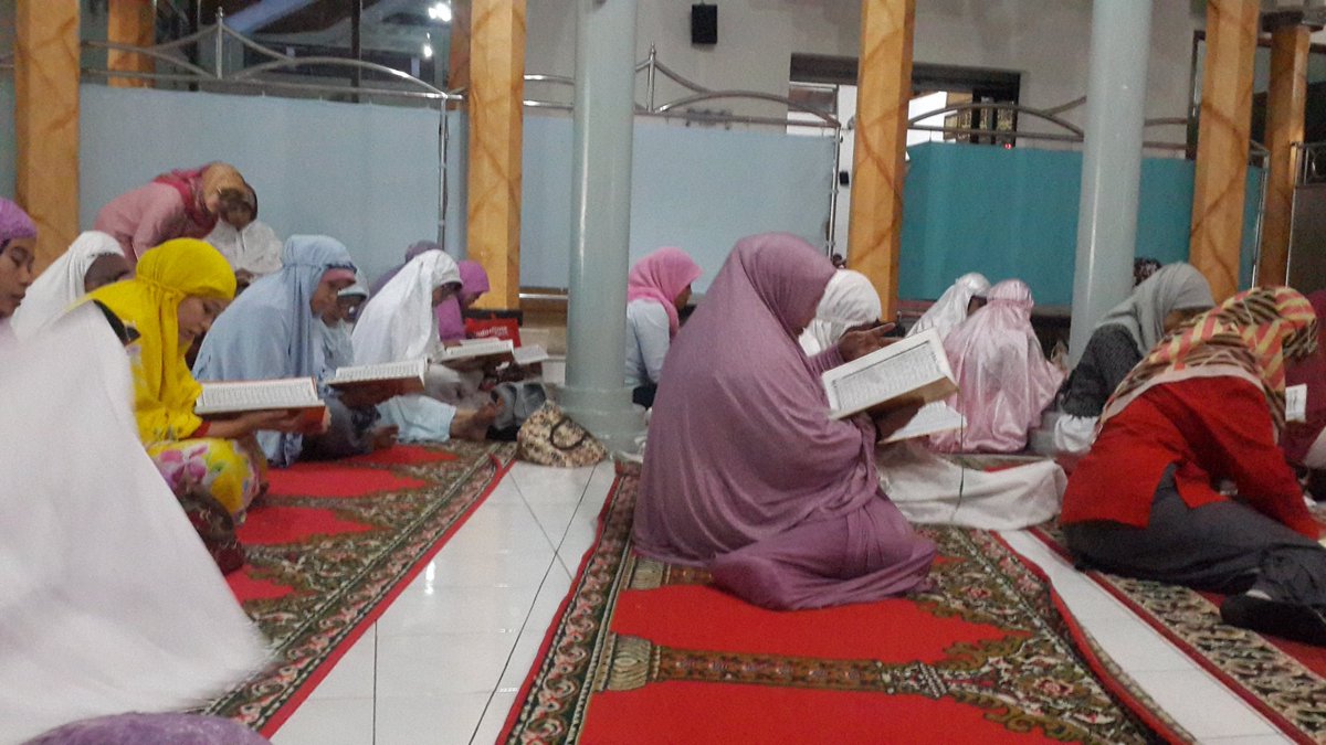 mudrikah_dewi's tweet photo. @parwi66 @_funtastic5_ #TelkomFuntastic5 #HCTREG5 #NgajiHC Tadarus Al Qur'an sebagai Pembinaan Spiritual Karyawan https://t.co/trm6MPxkXc
