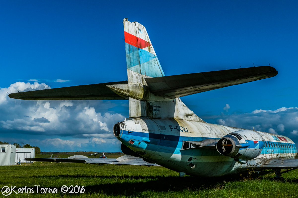 KarlosTorna's tweet photo. No dejemos al abandono viejas glorias de la aviación #Caravelle #AirInter #LFRN @linwer @EPO346 @jetgoca @ibeca73 https://t.co/pGH2BZCFsD