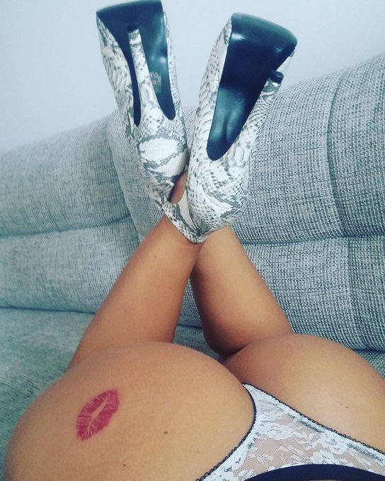 New Tattoo New Shoes ;-* @TheDailyTattoos @inkedgirl @alex_dennecke https://t.co/RXAqCvG4F0<a class="tags" target="_blank" title="On Twitter" href="/?out=eyJ0eXAiOiJKV1QiLCJhbGciOiJIUzUxMiJ9.eyJpYXQiOjE3MjE2Mzk0NDEsImlzcyI6InR3cG9ybnN0YXJzLmNvbSIsIm5iZiI6MTcyMTYzOTQ0MSwiZXhwIjoxNzUzMTc1NDQxLCJyZWRpcmVjdF91cmwiOiJodHRwczovL3R3aXR0ZXIuY29tL1RoZURhaWx5VGF0dG9vcyJ9.zOGJZT6fyzA0yQyeWrXrS7Xo1_vwDVexdOK37jipaT3BgBca7wQ8tHnhn_3vwNvV_XhLSHg7j0Nsp6ESQE1iWA">@TheDailyTattoos</a><a class="tags" target="_blank" title="On Twitter" href="/?out=eyJ0eXAiOiJKV1QiLCJhbGciOiJIUzUxMiJ9.eyJpYXQiOjE3MjE2Mzk0NDEsImlzcyI6InR3cG9ybnN0YXJzLmNvbSIsIm5iZiI6MTcyMTYzOTQ0MSwiZXhwIjoxNzUzMTc1NDQxLCJyZWRpcmVjdF91cmwiOiJodHRwczovL3R3aXR0ZXIuY29tL2lua2VkZ2lybCJ9.mBi3RBeAWUD0KhaLSg3Cxev-s0Xnt6SC400Ba2LeSDZoJaalregN5PVmyboksbc1l9yQk23gvuifNfNRctiN9w">@inkedgirl</a><a href="/tag/sexy"class="tags"><span>#sexy</span></a><a href="/tag/heels"class="tags"><span>#heels</span></a><a href="/tag/naked"class="tags"><span>#naked</span></a>